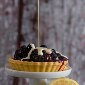Blueberry Tart with pouring cream