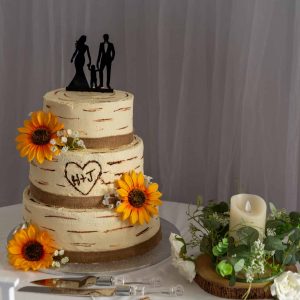 WEDDING CAKE WITH SUNFLOWERS